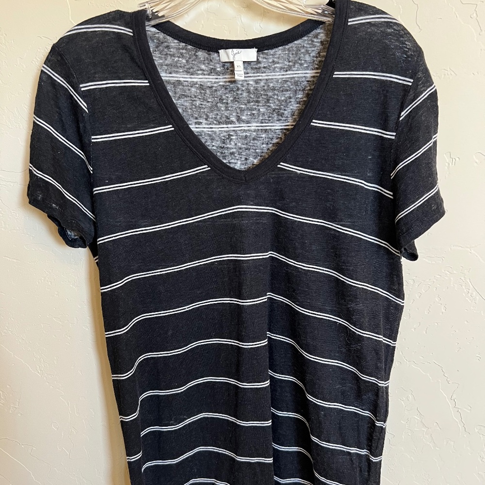 Joie Short-Sleeve Linen V-Neck Tee - Size XS